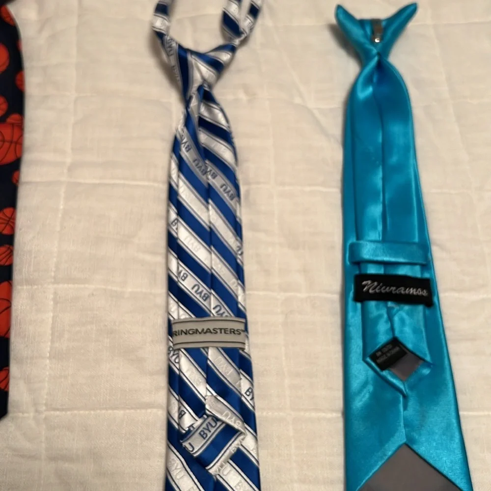 3 Boy’s neckties: excellent, like new